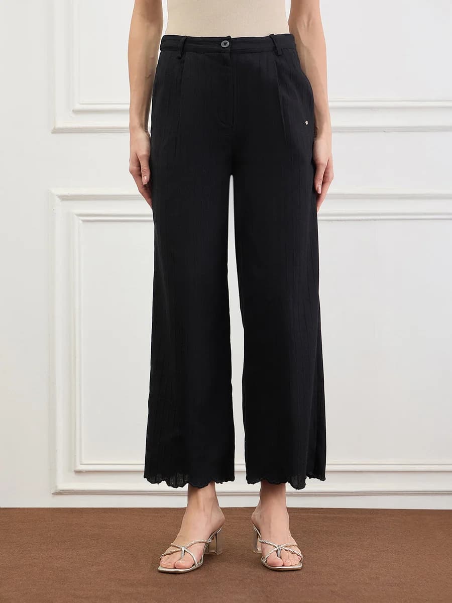 Elle Women Black Solid Straight Fit Pure Cotton Trouser