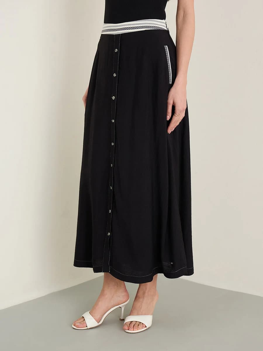 Elle Women Black Solid Fit & Flared Skirt