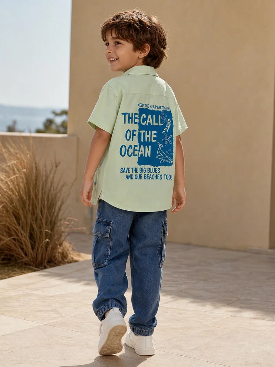 Blue Giraffe Boys Green Printed Regular Fit Pure Cotton Shirt